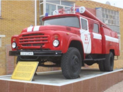 27 жил албандаа хүчин зүтгэсэн ГАЛЫН УЛААН машин хөшөө болон сүндэрлэв 