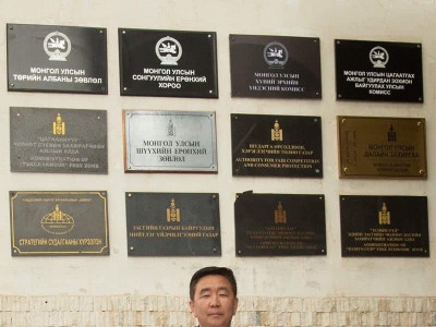 Хонгорчууд сонгуулийн сурталчилгааны өнгийг бус шинэ цагийн өнгийг харж сонголтоо хийнэ