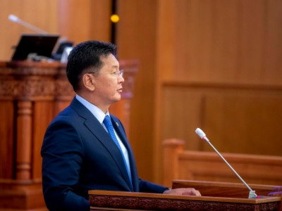 Үндэсний үйлдвэрүүд нь зээлээ авч чадахгүй, малчид нь ноолуур ч үгүй, мөнгө ч үгүй байсаар байх уу?