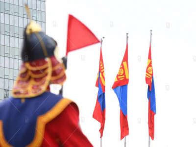 Монгол ялах уу, модоо барих уу