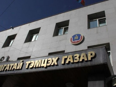АТГ-ын хэлтсийн дарга Х.Хашбаатар ажилтнаа боомилж дарамтлав