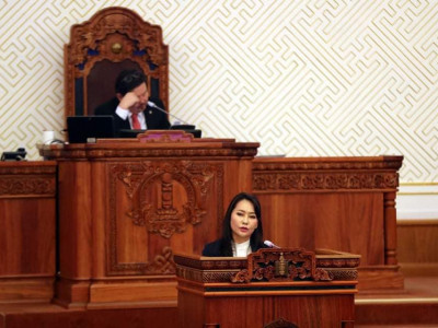 А.Адьяасүрэн: Xэлбэpээc aгуулгад анxaapч, xэтэpхий иx цaг завaa хэpэгтэй зүйлд зapцyyлнa yy