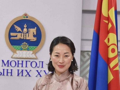 П.Анужин гишүүн хамтрагч эмэгтэй гишүүнээ өмөөрөв