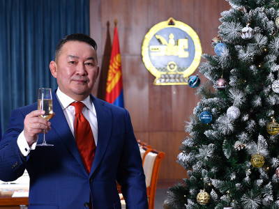Монгол Улсын Ерөнхийлөгч Халтмаагийн Баттулгын шинэ жилийн мэндчилгээ
