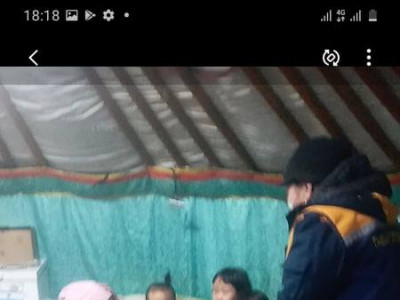 0 зогсолт болж магадгүй гээд хүнс цуглуулах хооронд нь гурван хүүхэд нь yгаартах шахжээ