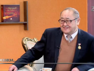 Ц.Сүрэнжав: Хужаа гэдэг үг чинь Хятад хүн биш, монгол овгийнхон гэсэн утгатай