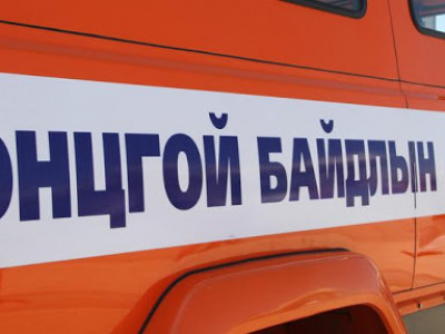 Найман давхрын орцны цонхоор үсрэх гэж байсан иргэнийг аварчээ