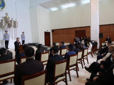 Х.Баттулга өндөржүүлсэн бэлэн байдлын зэрэг зөрчиж, шагнал гардуулсан уу? 
