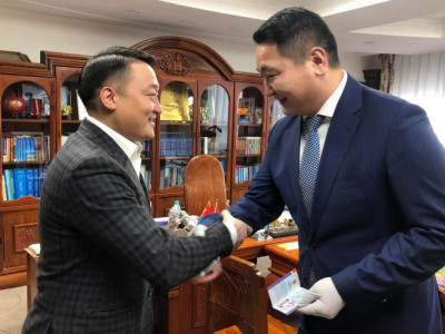 Намтайгаа тэрсэлдэн гишүүнчлэлээ хасуулсан С.Мөнхчулуун эргэн намдаа нэгджээ