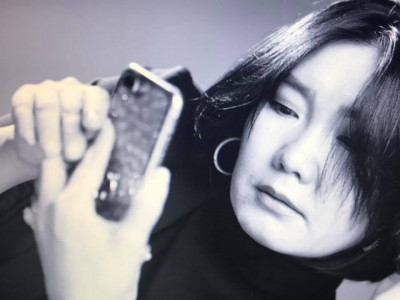 Хүмүүс ярих дуртай болсон.Тийм ч учраас би Цензургүй яриагаа больсон
