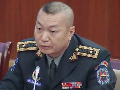 Д.Ганзориг генерал цэргийн хүн шиг шулуухан хэллээ