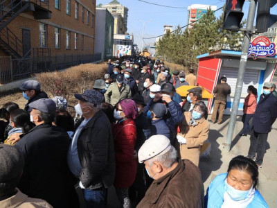 Вакцины давтан болон эхний тунг хуваарийн дагуу хийх тул дураараа очиж, ачаалал үүсгэх шаардлагагүй