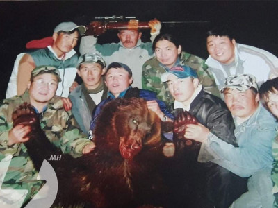УИХ-ын гишүүн Ж.Мөнхбат баавгай агнаж байсан хэргээ нуун дарагдуулж чаджээ