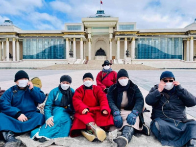 Өлсгөлөн зарлаж буй УИХ-ын гишүүдийг хучлага, халуун ус уух боломжоор хангахыг шаардлаа 