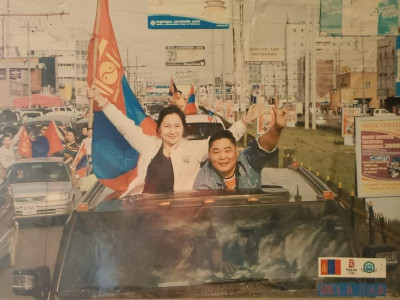 Дуучин Баясгалан Монгол Улс анх удаа олимпын АВАРГА-тай болсон өдрийг дурсав