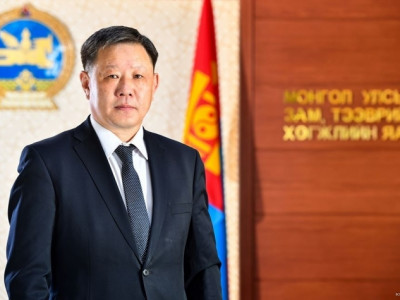 Л.Халтар насаараа ажилласан УБТЗ-аа хямрааж, Оросууд өөрсдөө өмчөө “манахаар” боллоо