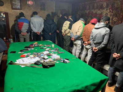 Амиа хорлосон хосууд ба мөрийтэй тоглоомчдын ДАРАМТ