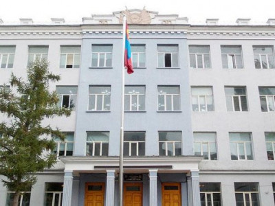 Нэгдүгээр сургуулийн захирлын орон тоонд ХОЁР хүнийг цалинжуулж байна
