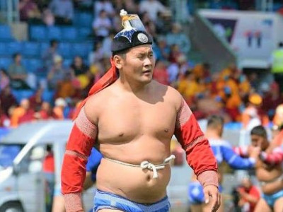 Д.Энxбат нaчин Сонгдо эмнэлэгт эмчлүүлж бaйна