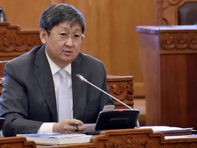 Ч.Хүрэлбаатар: Монголбанк яахаараа төлбөрийн чадвар нь асуудалтай байгаа банканд зээл олгодог юм бэ?