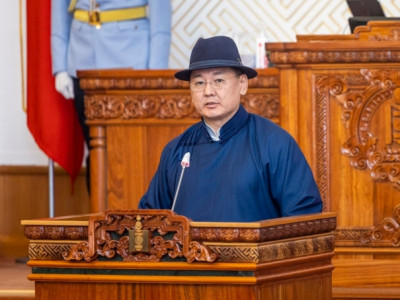 Ерөнхийлөгч өө, Сэгс цагаан Богд уулыг авраач...