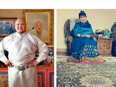 АЖ Ш.Чимэдцэеэ багшдаа өгсөн дуучин Т.Дэлгэрмөрөнгийн торгоны замаас авчирсан бэлэг
