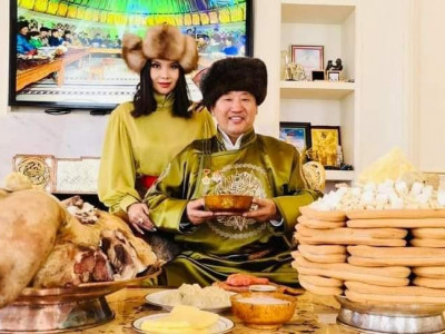 Макс Ганбаатарын МИСС гэргийн ЦАГААН САРЫН ГОЁО
