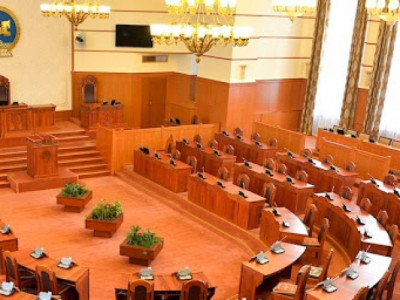 Монголын улс төрөөр сонин юу байна