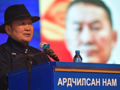 АН-ынхан Х.Баттулгыг тойрч нэгдэж чадвал 2024 онд хожно