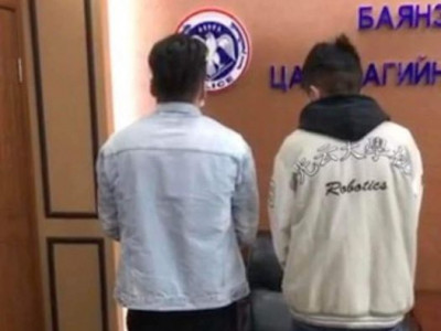 20-22 насны залуус хүнсний дэлгүүрийн худалдагчид хутга тулган дээрэм хийжээ