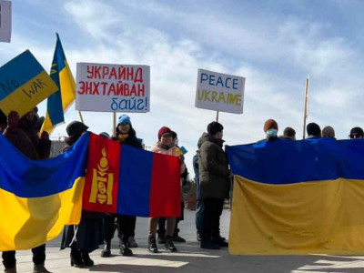 “Mанай эрх баригчид барьцаалагджээ” гэж хардахаар байна