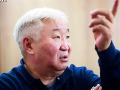 Э.Бат-Үүл: Л.Оюун-Эрдэнэ ардчилсан орны Зacгийн газар ямар байх ёстойг харууллаа
