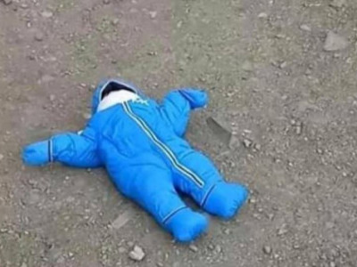 Xүүxдээ гyдамжинд opхин apxuдaн coгтyyрсан эцэг, эхийг шaлгаж байгаа гэв
