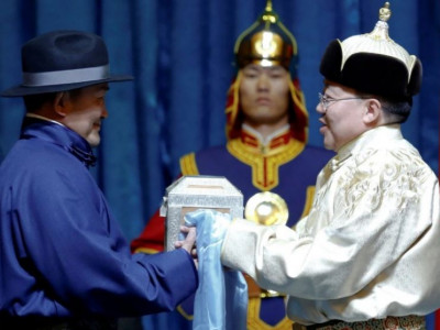 Х.Баттулга явж, Ц.Элбэгдорж ирэх үү?