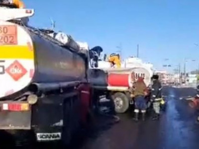 Согтууруулах ундаа хэрэглэсэн үедээ жолоо барьсны улмаас 20 тонн шатахуун тээвэрлэсэн автомашин онхолджээ 