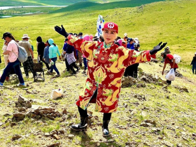 Үзмэрч засалч Л.Нямаа Хэнтий аймагт гялалзаж явна