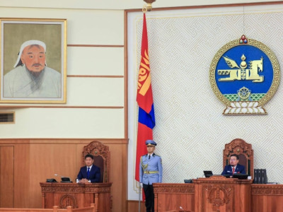 Чингис хааны хөргийг архины шошгоноос “буулгах” уу, Ерөнхийлөгч өө?!