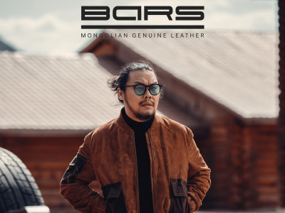 Жүжигчин Барсаа арьсан хувцасны BARS брэндээ эхлүүлэв 