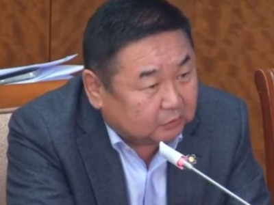 Д.Ганбат: Юун бүлгийн дарга, би тэр байтугай том дарга болоод явж байна. Зүгээр баяр хүргээд байж бай