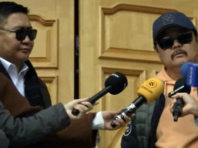 Хошин шогчид оо, та нар улстөрчдийн утсан хүүхэлдэй болж, үзэгчдээ алдсанаа ойлгоно уу