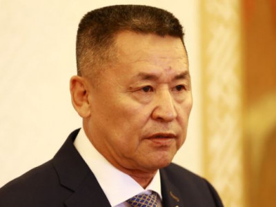 Ш.Адьшаа: Төрийн албан хаагчид эрүүл мэнд, орон сууцнаас бусад төрлийн зээл авахыг хориглох шаардлагатай 
