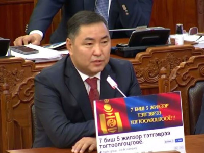Б.Пүрэвдорж: Жагсаалд ирсэн ахмадуудад эхний 200-300 хүнд нь автобусны мөнгийг нь өгнө, халуун аарц өгнө