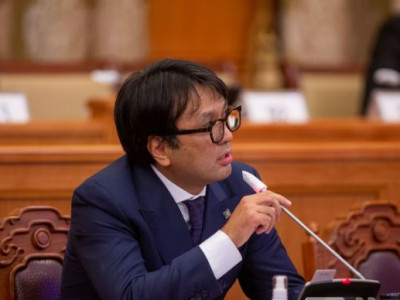Халамж санхүүжүүлдэг төсөв, цемент зуурдаг хөрөнгө оруулалтаа хязгаарлахгүй бол Монгол Улс дампуурлаа! 
