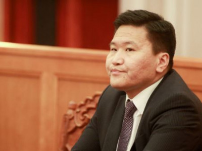 Капитал банканд хураагдсан гурван орон сууцыг Монголбанк удирдлагуудынхаа мэдэлд авсан. Тэргүүн дэд ерөнхийлөгч нь тэнд одоо амьдарч байна 