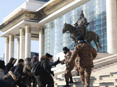 Жагсагчид заавал ялах ёстой...