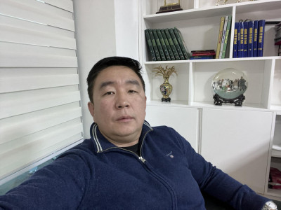 АН: Д.Мөнх-Эрдэнэ хараал ерөөл хэлдэг ч түүний яриа нийгмийн сэтгэл зүйд хамгийн сайн хүрдэг