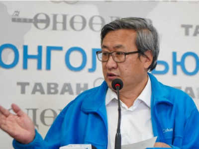 Гадаадын тагнуулын байгууллагатай хамтран ажилласан гэх Ч.Мөнхбаярт оноосон 10 жилийн хорих ялыг Дээд шүүх хэвээр үлдээв