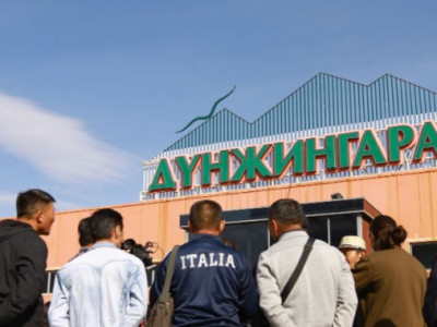 Хархорин, Дүнжингарав, Хүчит шонхор худалдааны төв хоёрдугаар сарын 28-наас ажиллана