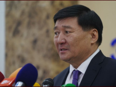 С.Чинзориг: Электрон тамхийг утаат тамхитай адил худалдан борлуулах зохицуулалттай, татвартай болгоно 