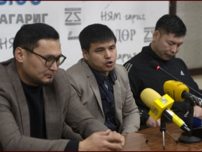 У.Хосбаяр: Туул гол руу хадагт ороосон бумба, архины шил, гялгар уутнаас эхлээд хаяж болох бүхнийг хийж байна